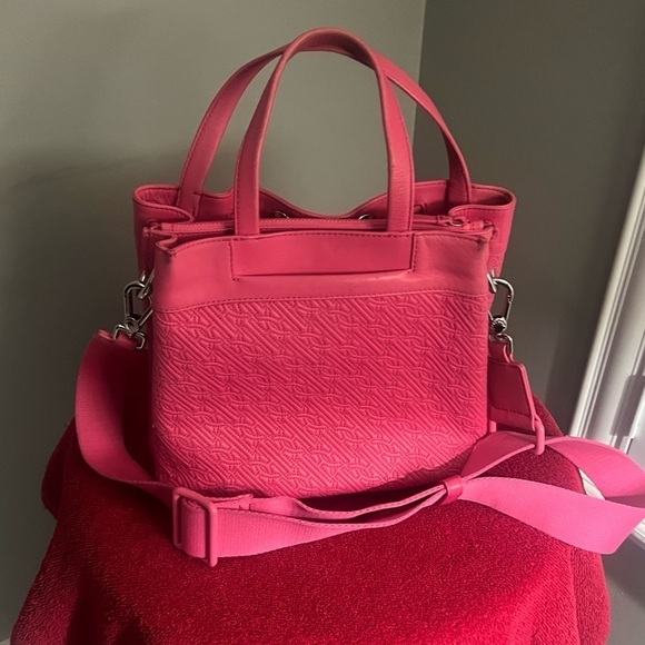 Cole Haan Bucket Bag (gently loved ❤️🩹) - Picture 3 of 8
